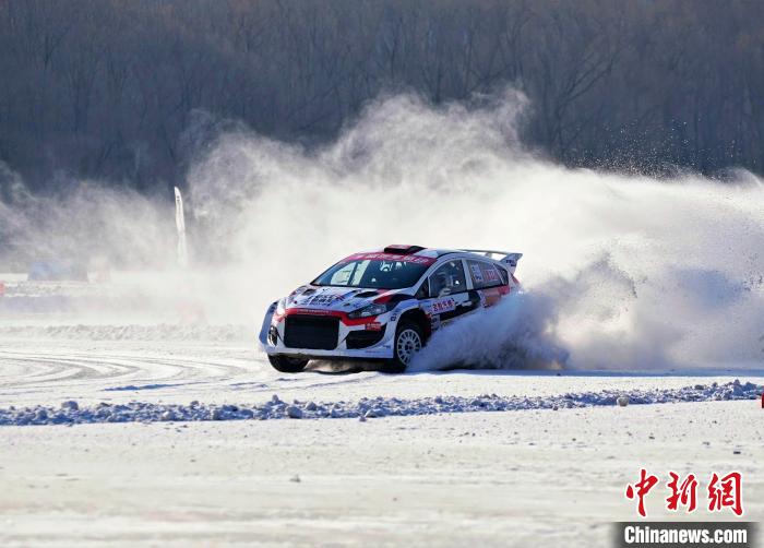 中外车手齐聚长春冰雪赛道展开尖峰对决