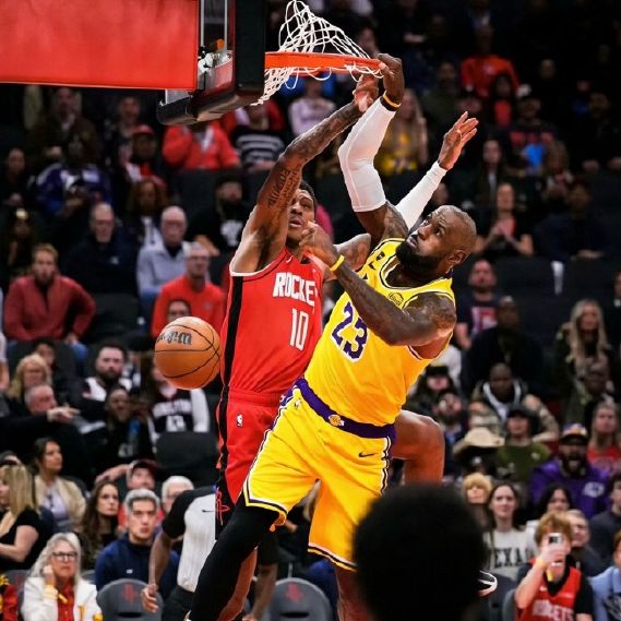 湖人六连胜锁定西部第三 詹姆斯关键表现助队稳