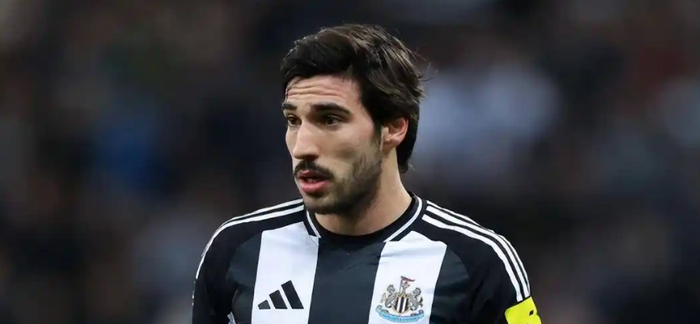 纽卡斯尔或因欧冠资格出售托纳利 曼联成最大买