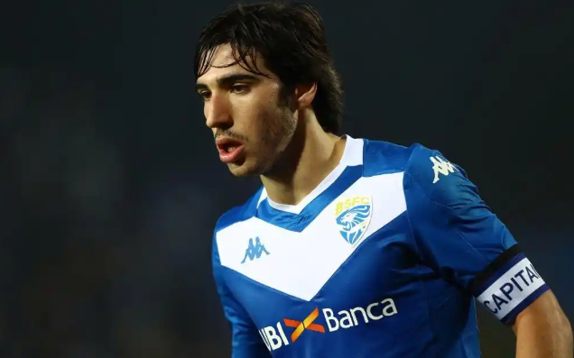 纽卡斯尔或因欧冠资格出售托纳利 曼联成最大买