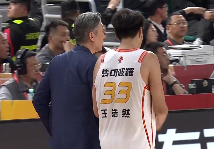 深圳男篮客场掀翻山西创