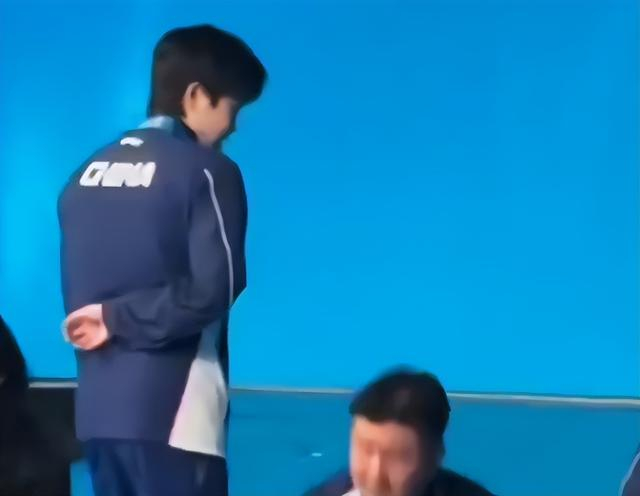 王楚钦力克强敌夺世界杯首冠 三大赛两冠距大满