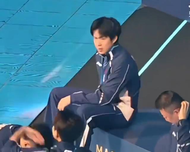 王楚钦力克强敌夺世界杯首冠 三大赛两冠距大满