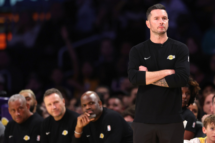 雷迪克战术奇效！湖人包夹杜兰特致火箭末节崩